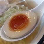 麺や 雷桜 - 【2019.2.15(金)】らーめん(並盛・210g)680円の半味玉