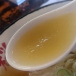 麺や 雷桜 - 【2019.2.15(金)】らーめん(並盛・210g)680円のスープ