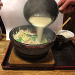 石焼らーめん 火山 - 豚骨らーめん
      