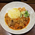 SPICY CURRY 魯珈 - 東南アジア風酢筍と高菜と豚スペアリブのカレー