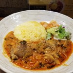 SPICY CURRY 魯珈 - 東南アジア風酢筍と高菜と豚スペアリブのカレー
