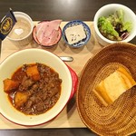 魔術師の肉料理とワイン ミスターヨーロッパ - 