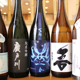 Sweet, dry, unusual, fruit-flavored sake... A wide range of sake that goes well with sushi