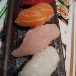 寿司の魚常 - とりあえず4貫260円別角度