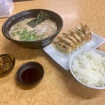 ラーメンセンター - 高菜はサービスコーナーで