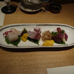 蕎麦ダイニング 徳蔵 - 刺身の３点盛り