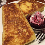 101971744 - フレンチトースト、ブルーベリー620円