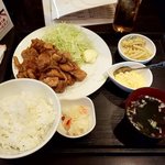 徳永肉酒場 - 季節のから揚げ定食（宮崎名物チキン南蛮）