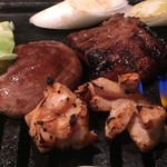 好楽亭 - ミノには包丁が入っている