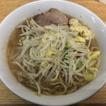 ラーメン二郎 - ラーメン 750円　麺半分・野菜少な目にんにくで