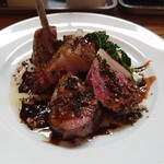 Cucina Italiana e Gastronomia CICCIO - 仔羊ロースのロースト  三種類の胡椒のオイルソース