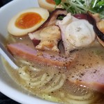 塩そば専門店 桑ばら - カルクスモーキーキムラの燻製そば 今日はタコ！！