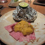 鳥茂 - 松茸、ウニと牛刺しで巻いて１