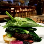 アコンプリ - 色鮮やかなグリーンの葉っぱの下には色鮮やかなお野菜やお肉が隠れていました