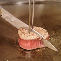ぷれじでんと千房 シェラトン都ホテル大阪店 - 極 フィレステーキ 80ｇ コース 5,800 円+税464円＝6,264円 (サラダ＋アオリイカ・水タコの鉄板焼＋鹿児島黒毛和牛 フィレ 80ｇ＋ご飯・椀物・香物＋デザート) 2019年02月