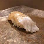 うを徳 - 明石 平目 昆布締め（握り）