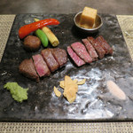京都 鉄板焼 grow - 黒毛和牛のサーロインと赤身ステーキ　2種盛り合わせ