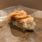 うを徳 - 赤貝のひも（握り）