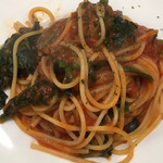 トラットリア チェーロ - ☆ほうれん草とオリーブケッパーの(*´ω`*)トマトソースパスタ★
