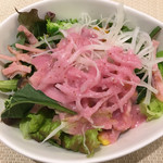 トラットリア チェーロ - 赤たまねぎドレッシングのサラダ (´∀｀)/