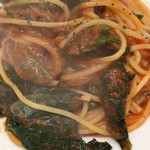 トラットリア チェーロ - ☆ほうれん草とオリーブケッパーの(*´ω`*)トマトソースパスタ★