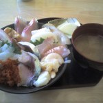 鯛喜 - 海鮮丼。