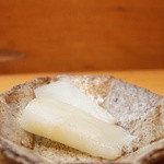 日本橋橘町　都寿司 - 途中で出て来たこちらは・・・イカ？（2011/4）