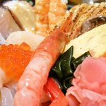 神東寿司 - 上海鮮丼(９８０円)