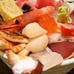 神東寿司 - 上海鮮丼(９８０円)