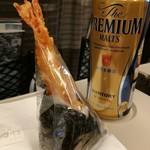 おむすび 百千 - おっ立つ海老天むす　ロング缶と比べてみた