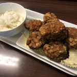 鶏笑 -  満腹モモ唐揚げ弁当 ¥760
            ご飯小盛り (大盛り無料)