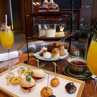 ザ タヴァン グリル＆ラウンジ - 