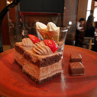 ザ タヴァン グリル＆ラウンジ - 