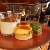 ザ タヴァン グリル＆ラウンジ - 