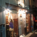 麺屋かまし - 夜の外観