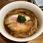 ラーメン屋 トイ・ボックス - 「醤油ラーメン」800円
