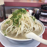 ラーメン福 - ラーメンもやし気持ち多め