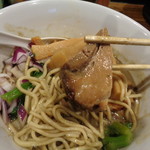 煮干し中華そば 一剣 - 豚もいい感じ