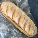 ブルクベーカリー - ミルククリームパン190円