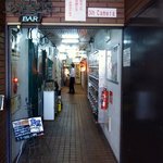 魚匠 梶 - 奥の方にお店が見えていますよね。