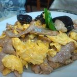 鑫福 - 豚肉と卵の炒め物。塩味であっさりめ。