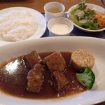 ビッテ - 牛肉のドイツビール煮