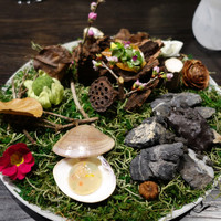 L'EAU - 水　葉　土　石