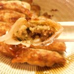 王香 - 肉と野菜の旨みが口の中に広がります