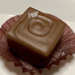 チョコレート工房　クレオバンテール - 大好きな「藻塩ショコラ」です\( ˆoˆ )/藻塩の結晶が綺麗☆