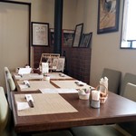 雅 - 落ち着いた店内です