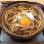 EXPASA御在所（下り線）「山本屋本店」 - 親子入り味噌煮込みうどん 930円（2019年2月）
店員さんが勧めてくれたライスのセットにしとくべきだったと後悔！それくらい美味いお出汁でした。