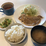 カフェ シュシュ - ランチ・味噌豚定食
