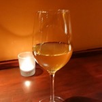 ビストロ・シンバ - まずは白ワイン