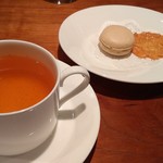 L‘Equation - ハーブティーと小菓子